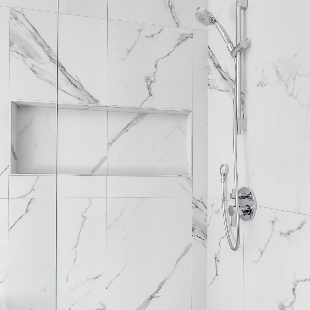 douche à l'italienne en marbre - entreprise de marbrerie Cannes