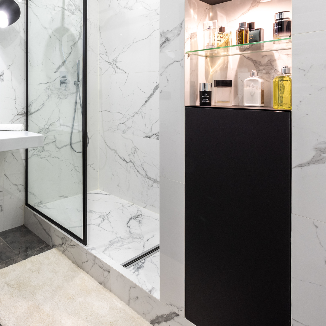 bas à douche en marbre de carrare