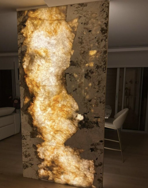 entreprise de marbrerie panneaux lumineux en quartzite saint tropez